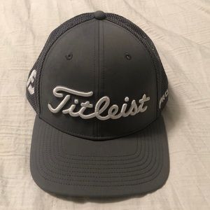Titleist golf hat. Like new